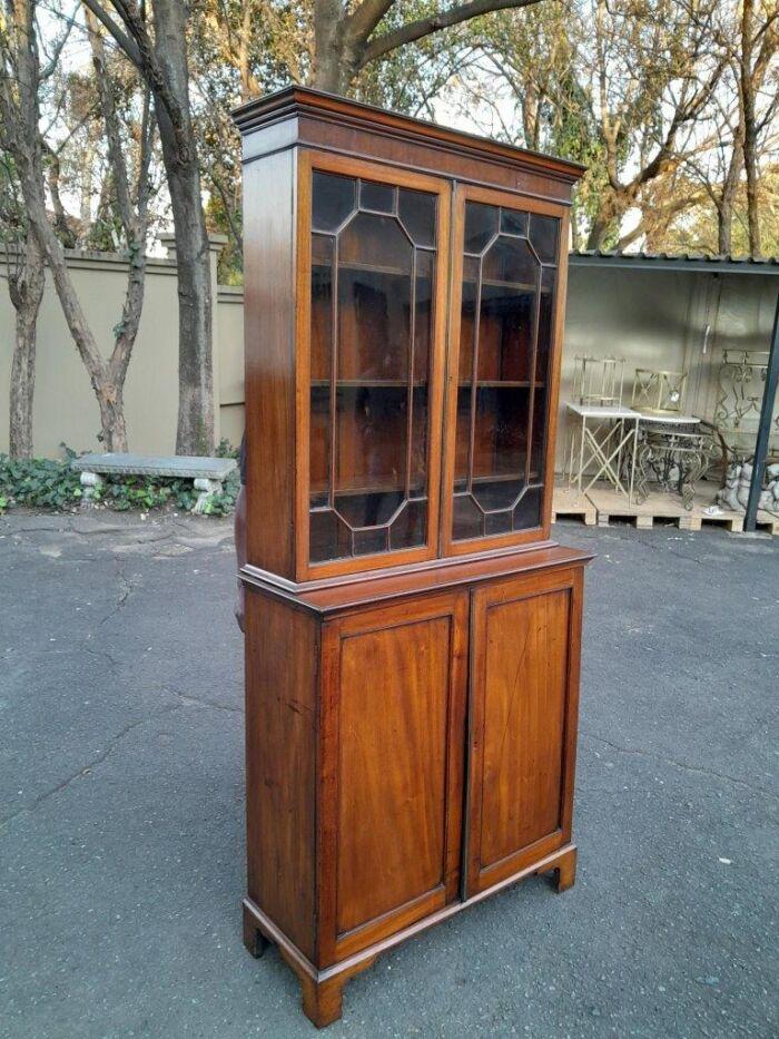 An Antique Early 19th Century Georgian Mahogany Bookcase / Display Case With Glazed Doors With Shelves - Image 3