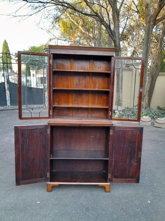 An Antique Early 19th Century Georgian Mahogany Bookcase / Display Case With Glazed Doors With Shelves - Image 11