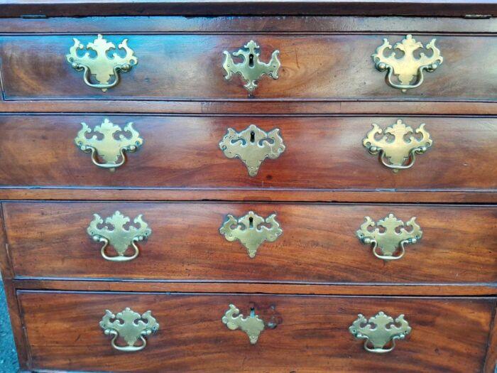 An Antique George III Flame Mahogany Bureau With Enclosed Fitted Interior, Brass Handles - Image 9