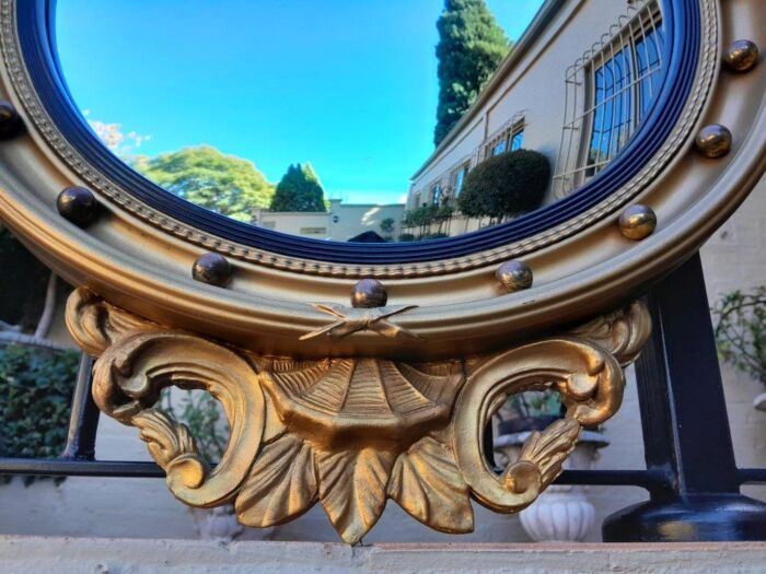 A 20th Century Regency / Federal Style Carved Eagle Mirror - Image 4