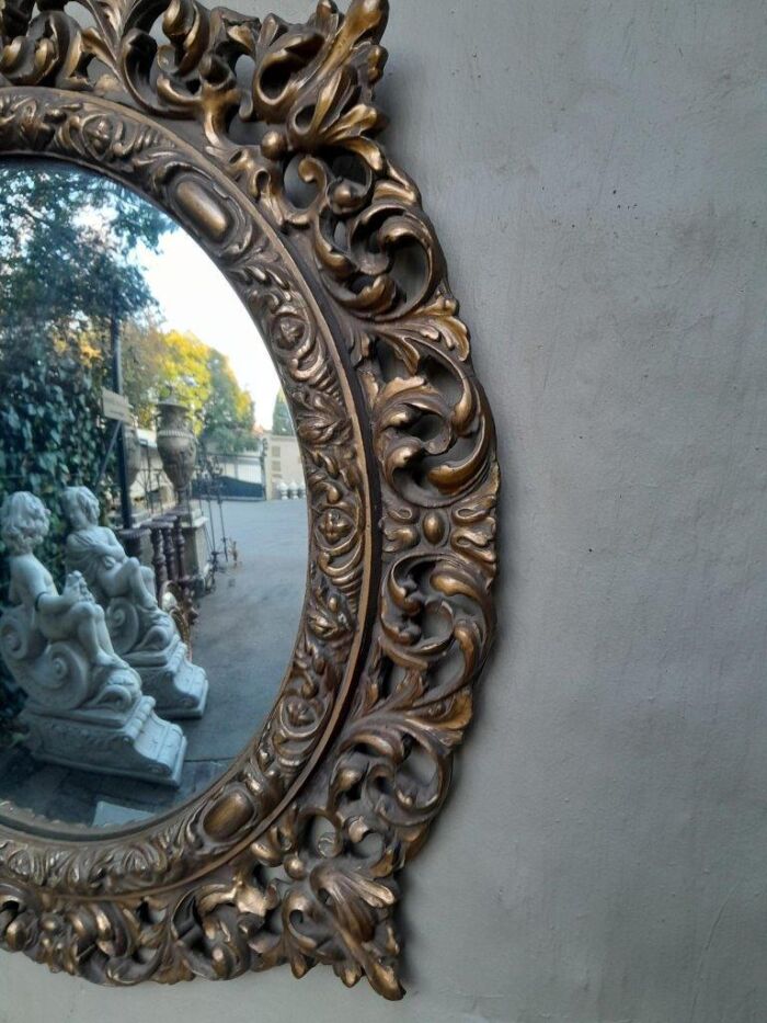 A 20th Century Ornately Carved Convex Mirror - Image 4