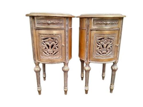 A French Style Pair Of Giltwood Bedside Pedestals / Tables With Cream Marble Tops 