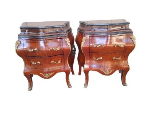 A French Pair Of Louis XV Style Mahogany Bombe Chest Of Drawers / Bedside Cabinets With Gilt Metal Mounts / Ormolu