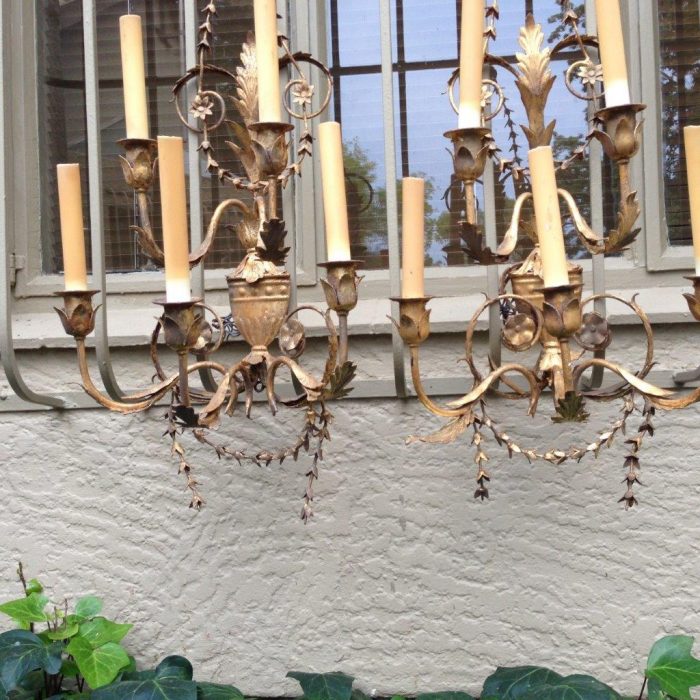 A pair of 18th Century style sconces (electrified) - Image 3