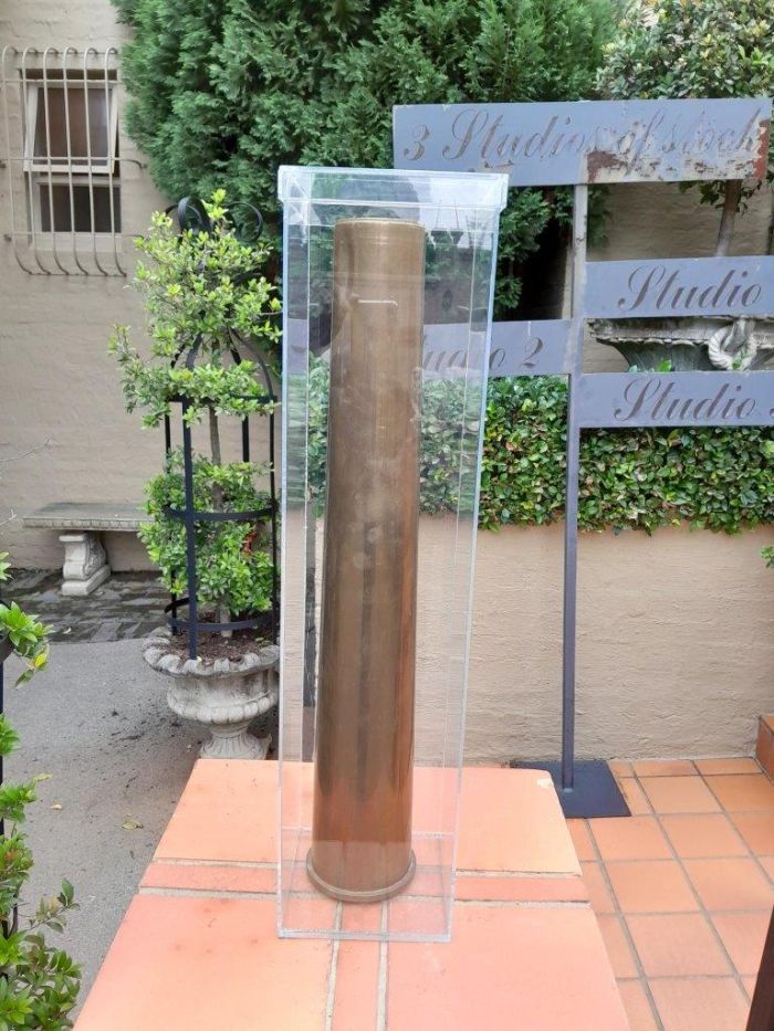 Large Brass Shell Casing - 1979 -- (SADF) In Perspex Display Box (Inscription:  RW242 - 105mm And TZ 14 / 78) - Image 2