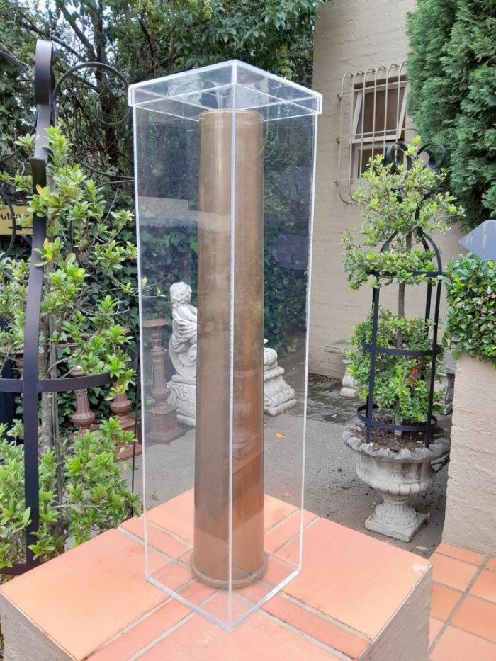 Large Brass Shell Casing - 1979 -- (SADF) In Perspex Display Box (Inscription:  RW242 - 105mm And TZ 14 / 78) - Image 3