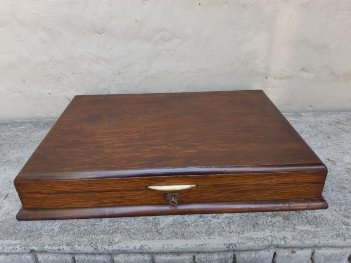 antiques-furniture