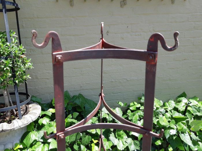 antiques-furniture