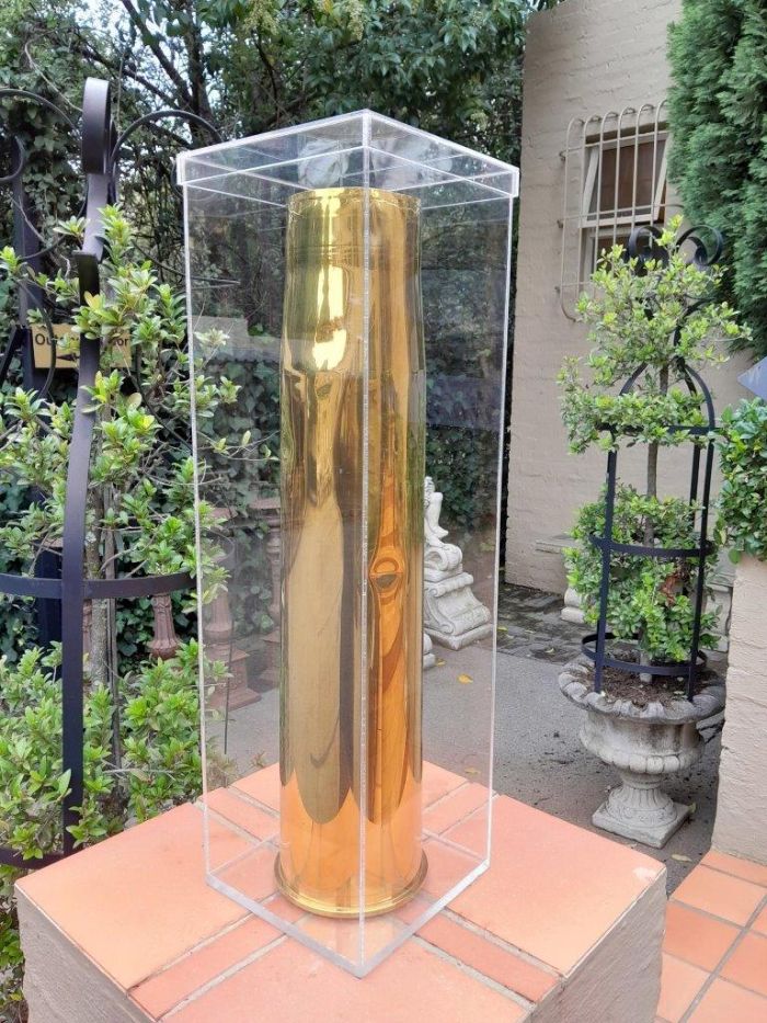A 20TH Century Brass Cannon Shell In A Custom-Made Display Perspex Box - Image 3