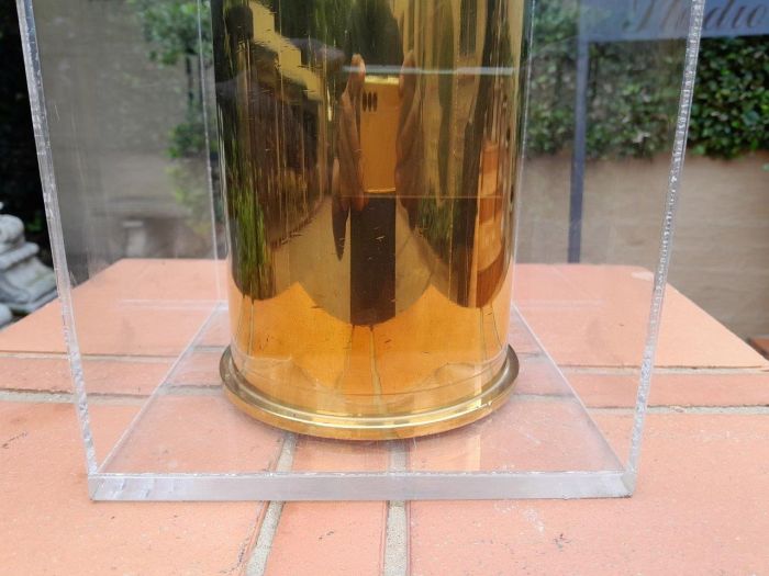 A 20TH Century Brass Cannon Shell In A Custom-Made Display Perspex Box - Image 4