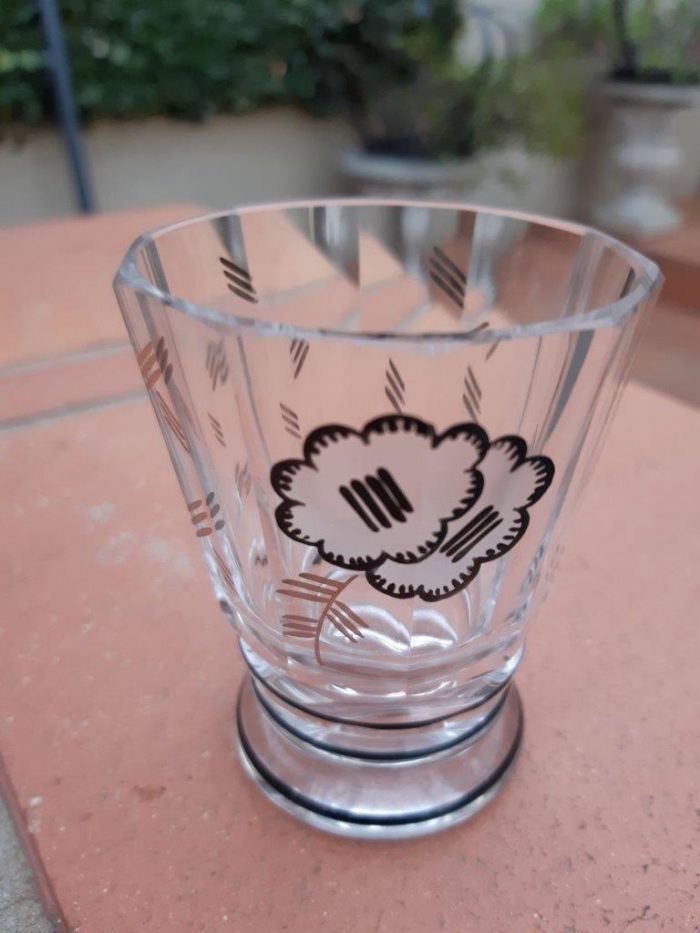 An 8-piece Czech Art Deco Crystal Cocktail Set circa 1930s  plus 6 x matching shot glasses(Minor nicks and chip to 2 x glasses) - Image 8