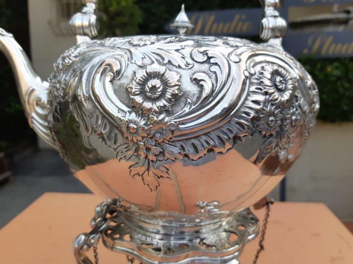 A Victorian silver plate tea kettle on stand with burner - ND - Image 4