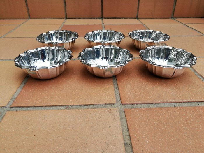 A Set Of 10 20th Century Silverplated Dessert Bowls - Image 2