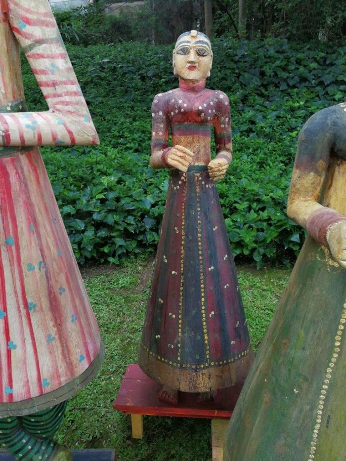 A Set of 4 Tall  Holy Indian Figurines (possibly antique but over 50 years old or older Gangaur Gavar holy figurines) with a male gate watcher and 3 females) - Image 6