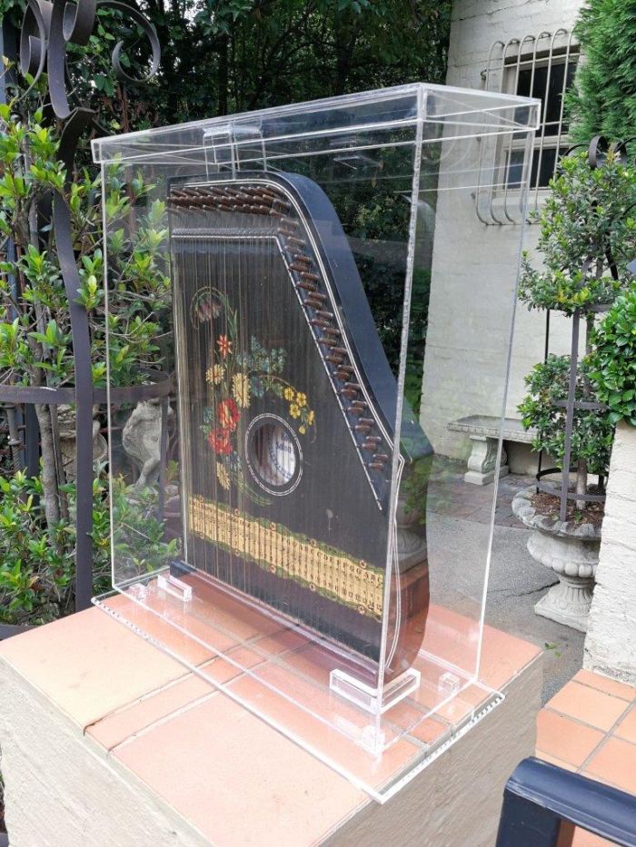 A 20th Century Alpine Zither By Konzert Salon-Harfe Housed In A Perspex Box - Image 3
