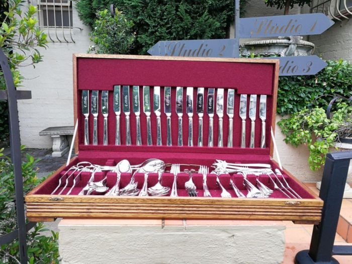 A 105 Piece Sheffield England Silver-Plate A1 Quality Twelve (12) Place Cutlery Set In A Canteen With A Pair Of Ice Tongs And A Serving Tong