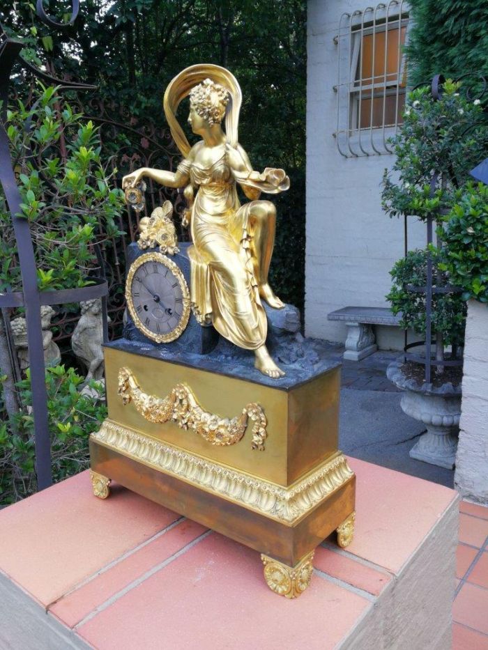 A Late 19th Century French Gilt And Bronze Clock With Pendulum - Image 3