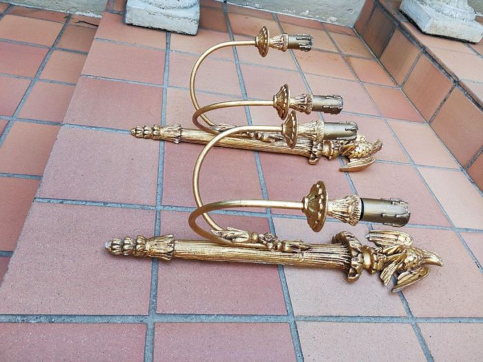 A 20th Century Pair Of Carved Gold Painted Wall Sconces With Eagles - Image 3