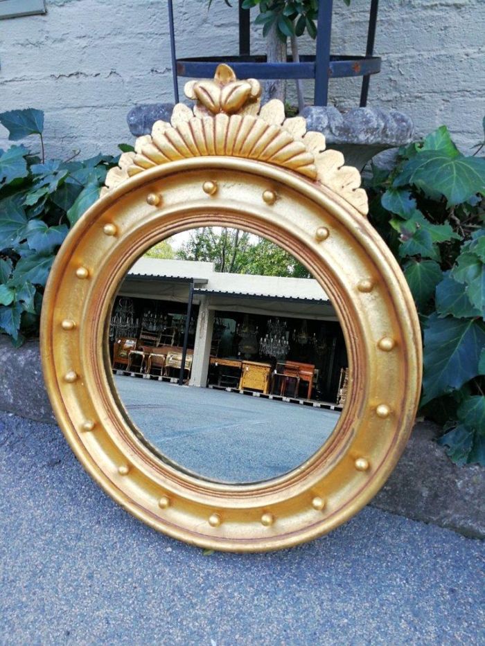 A Large Giltwood Regency Convex Mirror - Image 4