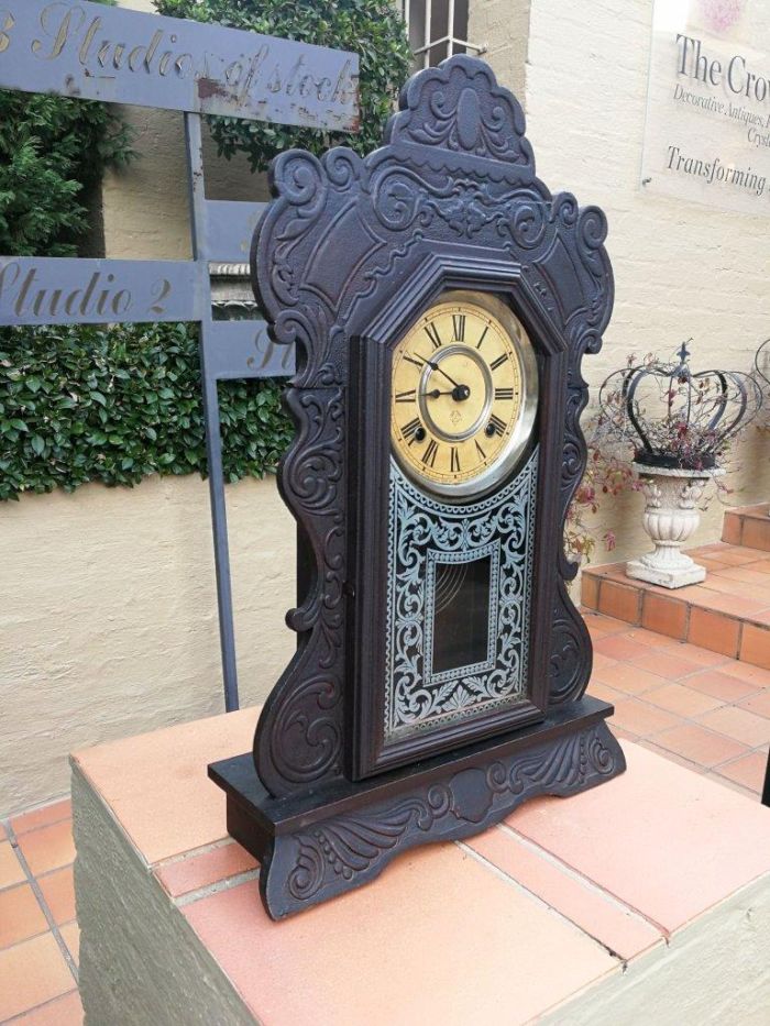 An Early 20th Century American Ebonised & Ornate Carved Oak Mantel Clock - Image 3