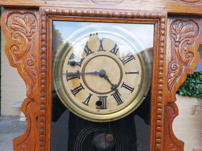 An Early 20th Century  Ornate Carved Oak Mantel Clock - Image 5