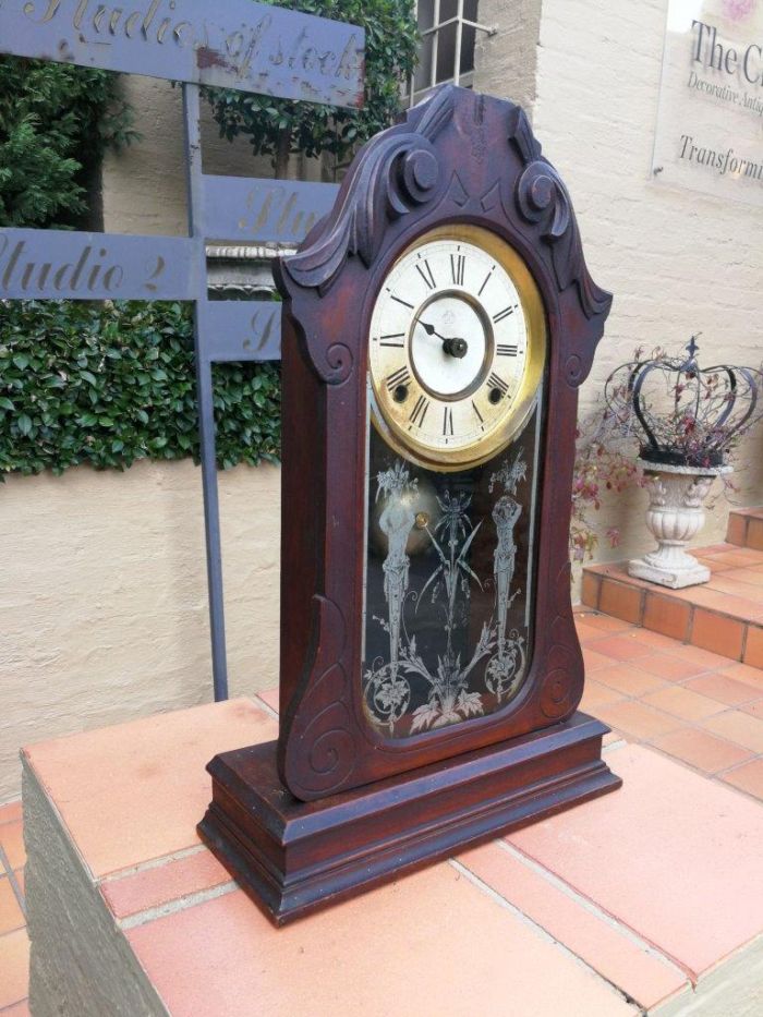 An Early 20th Century American Carved Oak Mantel Clock - Image 2
