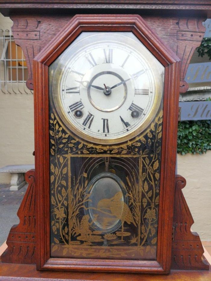 An Early 20th Century English Carved Walnut Mantel Clock - Image 5