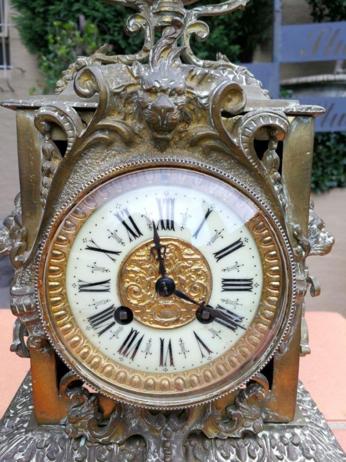 A late 19th / Early 20th Century French brass clock With Pendulum and Key - Image 6