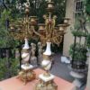 An Antique Circa Early 1900 Brass Garniture Clock Set with Key. Comprising a Clock and Pair of Candelabras - Image 4