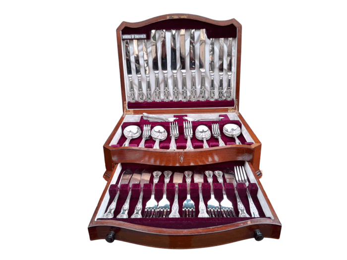 A 20th Century Viners Of Sheffield Epns Kings Pattern Cutlery Set  Six Place Setting In Original Canteen