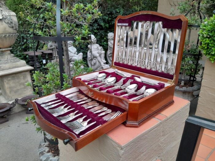 A 20th Century Viners Of Sheffield Epns Kings Pattern Cutlery Set  Six Place Setting In Original Canteen - Image 5