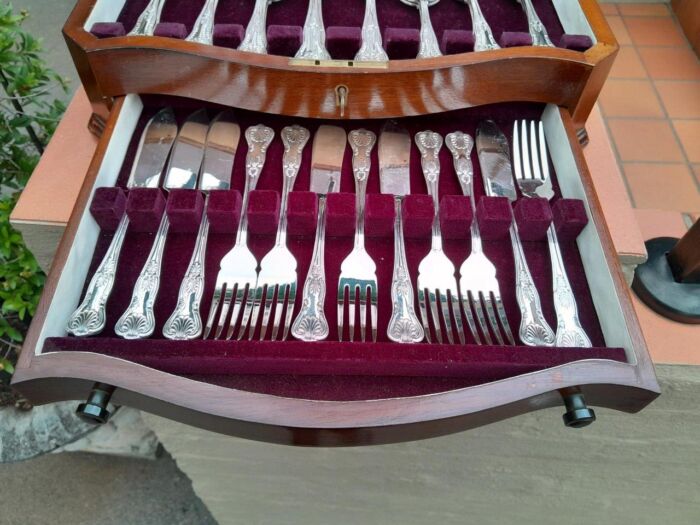 A 20th Century Viners Of Sheffield Epns Kings Pattern Cutlery Set  Six Place Setting In Original Canteen - Image 8