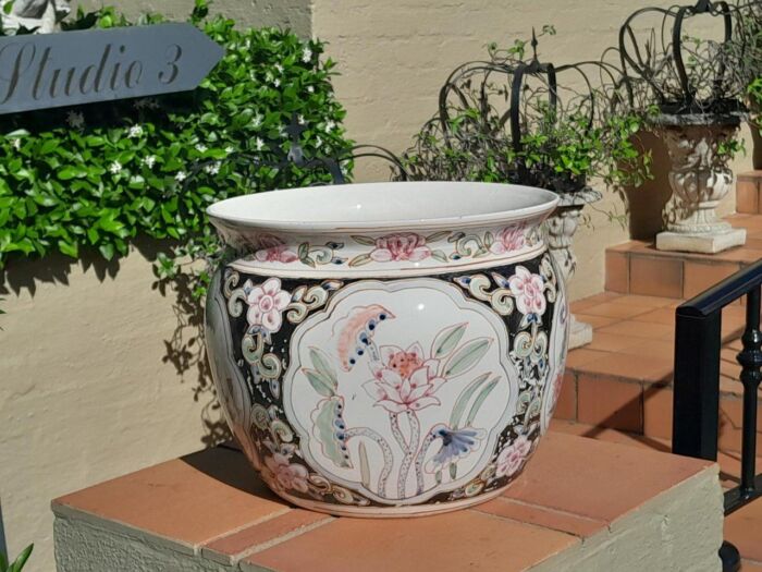 A 20th Century Large Oriental Style Ceramic Bowl/Planter - Image 4
