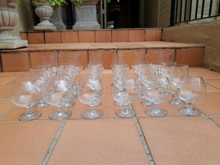 A 20th Century Collection of Wine and Cognac Glasses Comprising of Twelve Wine Glasses Twelve Wine Glasses and Six Cognac Glasses - Image 2