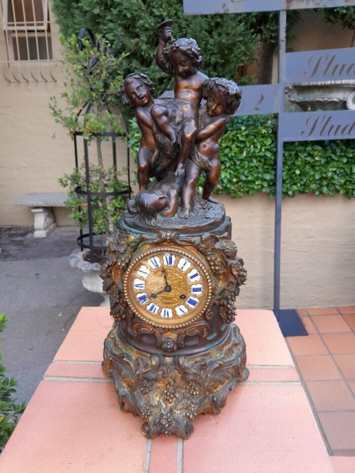 A 20th Century French Gilt Metal and Bronze Clock - Image 2