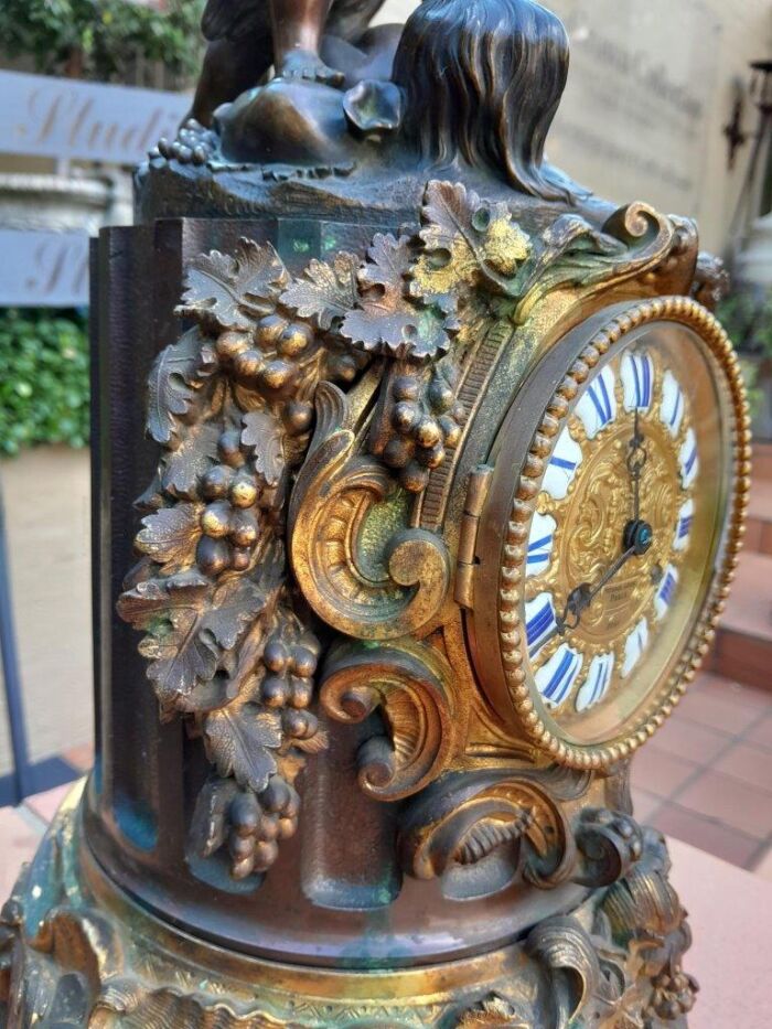 A 20th Century French Gilt Metal and Bronze Clock - Image 5