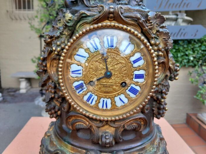 A 20th Century French Gilt Metal and Bronze Clock - Image 6