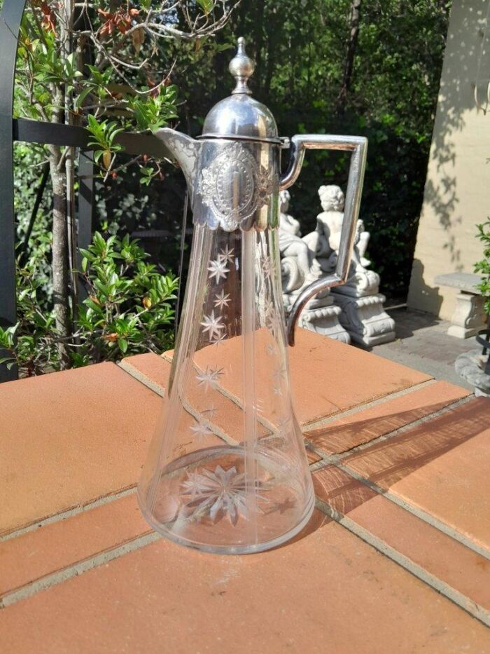 A 20th Century Set of Two Claret Jugs with EPNS Handles and Lids - Image 5