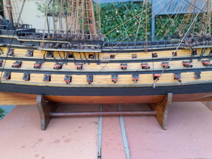 A 20TH Century Hand-made Wooden Model of HMS Victory - Image 10