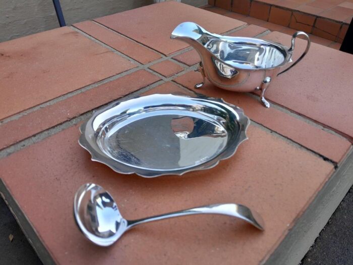 A Mid 20TH Century Elizabeth II Silver Viner's Ltd, Sheffield, Gravy  /  Sauce Boat Silver (250g Silver) - Image 5