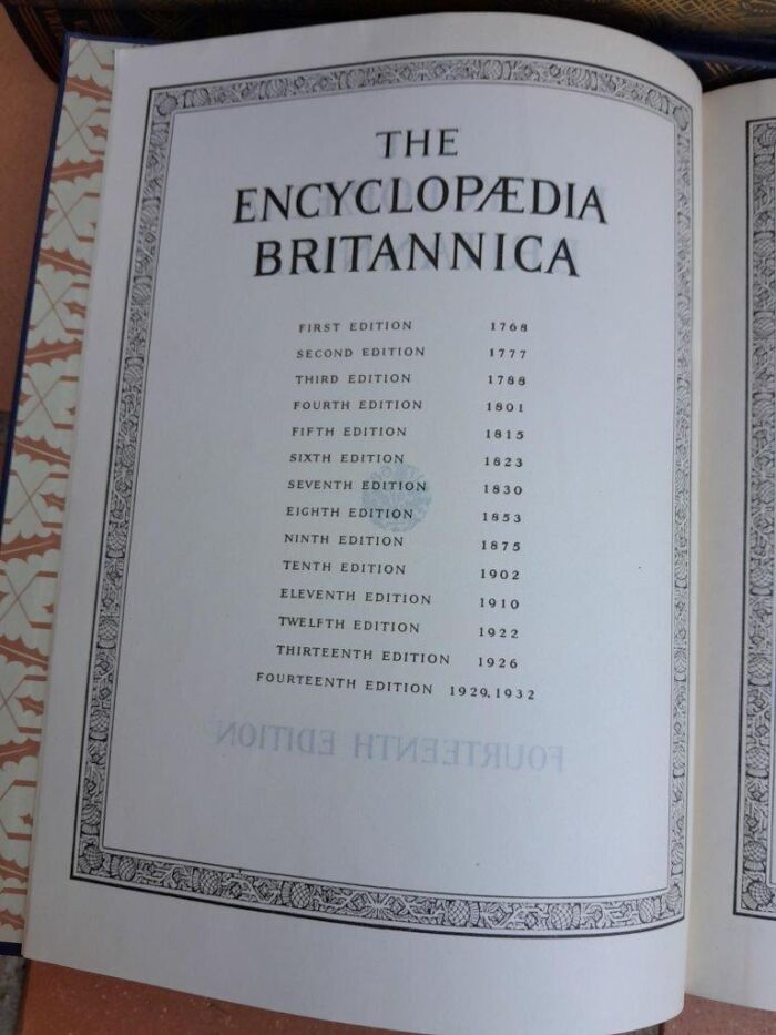 An Early 20th Century Circa 1932 Full Set of 14th Edition Encyclopaedia Britannica.  Twenty-Four (24) Volumes published in America with Black Cloth Covers - Image 6