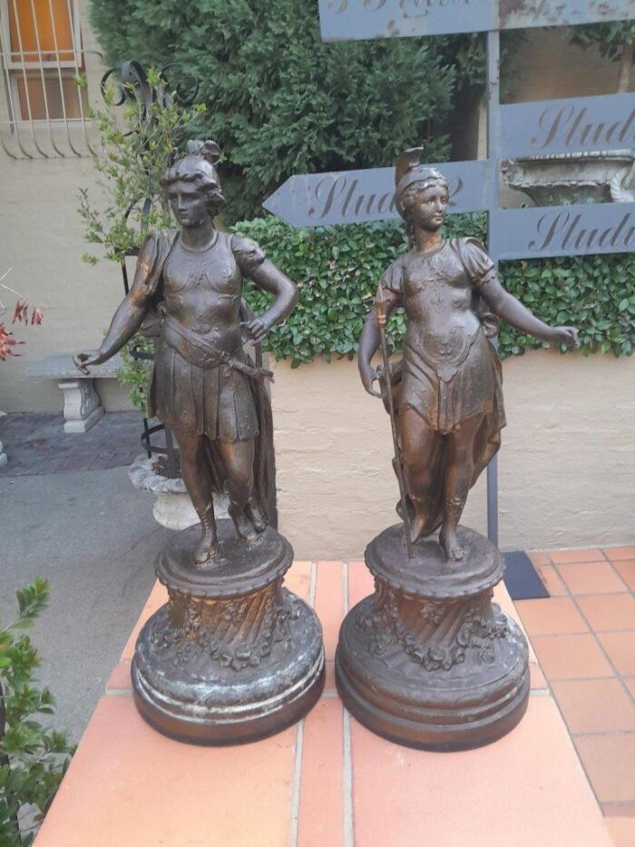 A Pair of 19th Century Patinated Spelter Roman Figures - Image 3