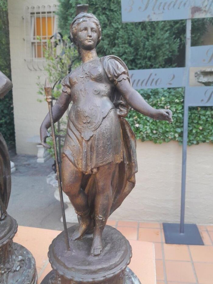 A Pair of 19th Century Patinated Spelter Roman Figures - Image 8
