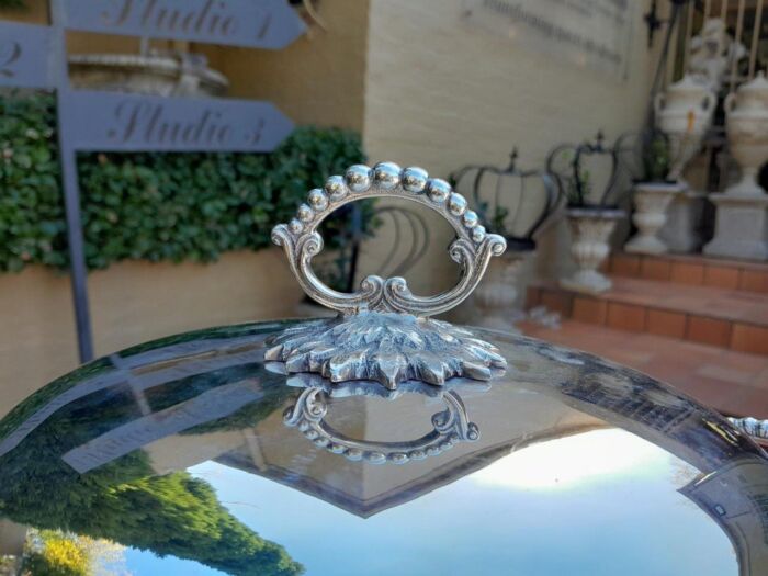 A 20th Century Georgian Style Silver Plated Tureen With Handles And Ladle - Image 8
