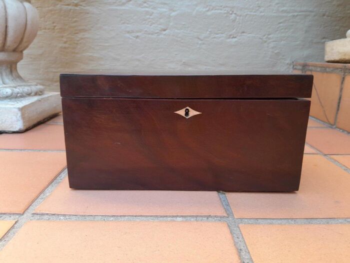 Early 19th Century Mahogany Tea Caddy With Mixing Bowl - Image 4