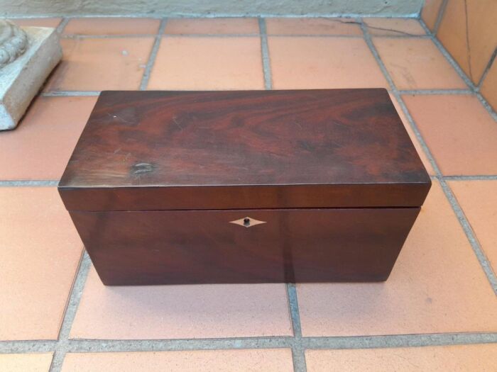 Early 19th Century Mahogany Tea Caddy With Mixing Bowl - Image 5