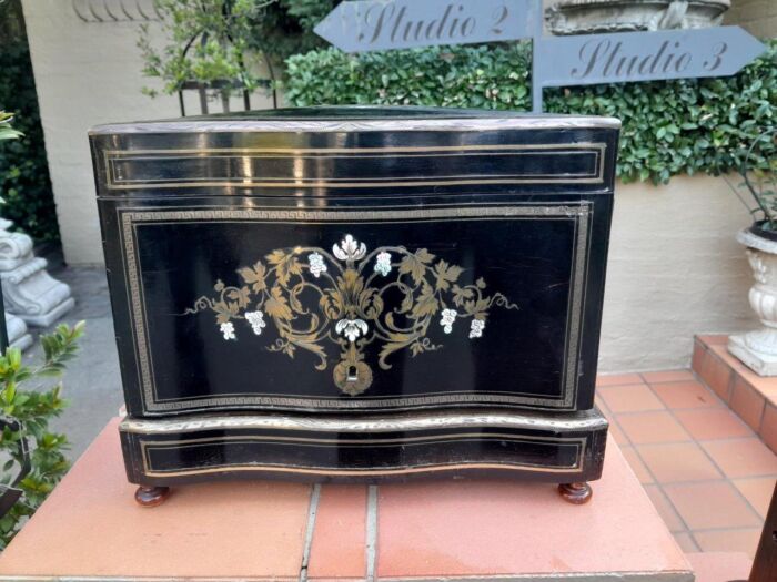 A 19th Century  French Ebonised Rosewood In An Inlaid Mother Of Pearl Case - Image 4