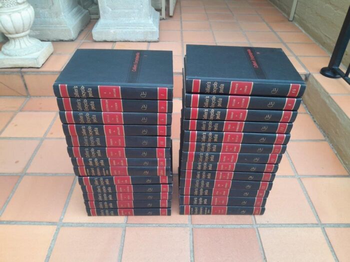 A 20th Century Set Of Twenty Six Collier's Encyclopaedia With Volumes One To Twenty Four And Includes Two Dictionaries - Image 4