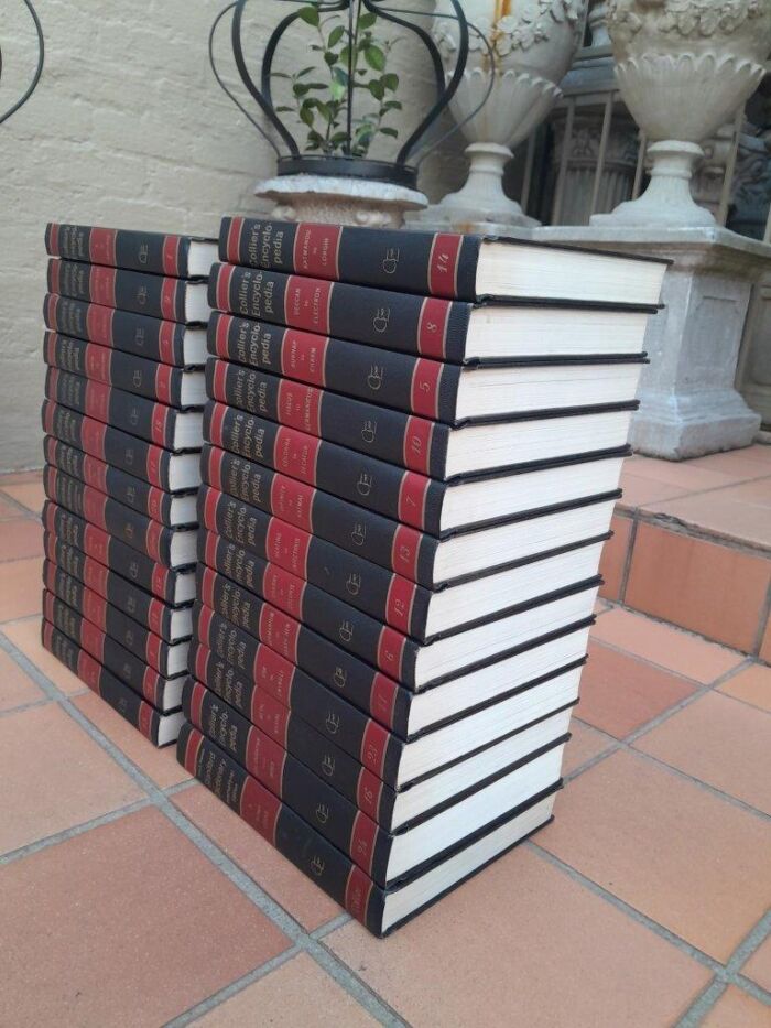 A 20th Century Set Of Twenty Six Collier's Encyclopaedia With Volumes One To Twenty Four And Includes Two Dictionaries - Image 5