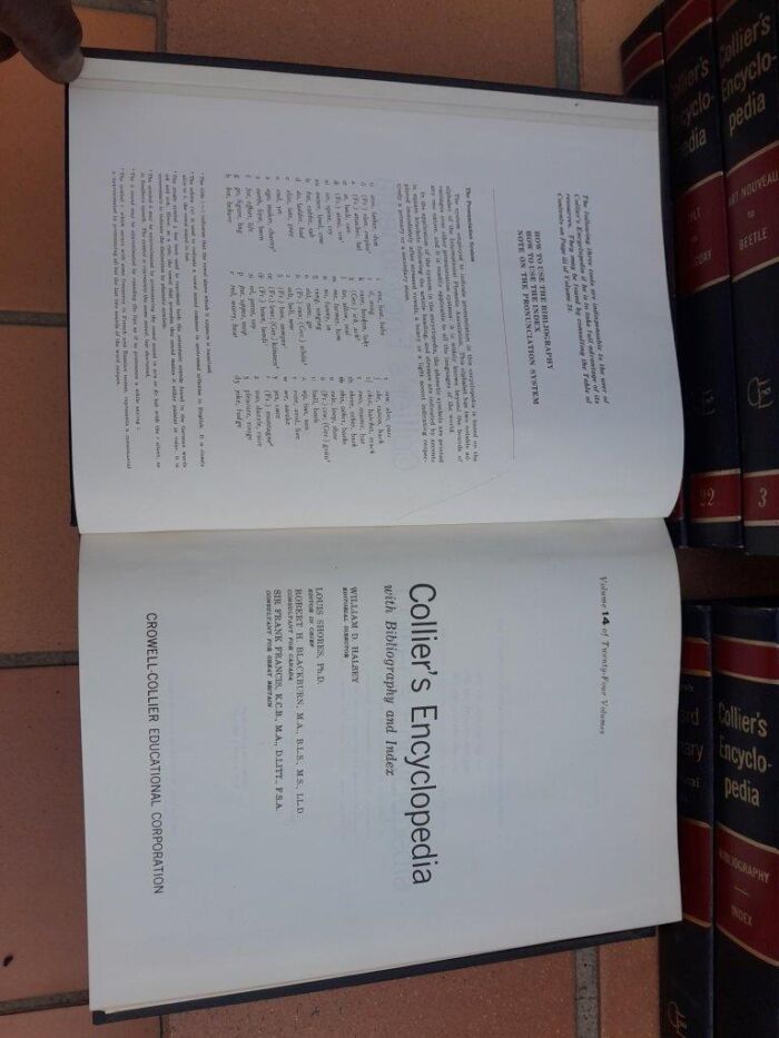 A 20th Century Set Of Twenty Six Collier's Encyclopaedia With Volumes One To Twenty Four And Includes Two Dictionaries - Image 6